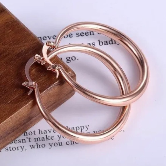 Classic Elegant 12k Gold Plated over Sterling Silver Round Hollow Hoop E… - Picture 8 of 8